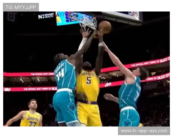 布里奇斯关键篮板,黄蜂锁定胜果