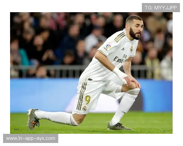 皇马本泽马门前精妙回做队友顺势补射入网